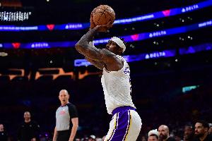 投篮有威胁了！范德比尔特6中4拿下13分8板2助2断1帽