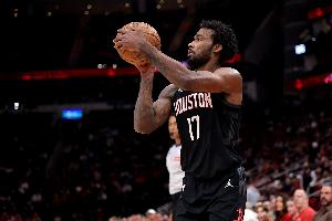 伊森：我们需要增加三分出手 无球跑动创造空间很重要