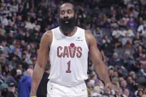 骑士首秀夜自我救赎！哈登半场6中1 末节4中4砍15分+两记关键三分