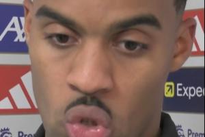 直说了！赫拉芬贝赫：都说英超是世界第一联赛，但今天判罚双标