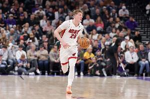 三分6中6砍22分!亚库乔尼斯:每次上场我都会尽力做到最好