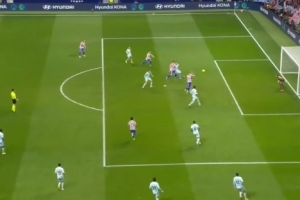 仅超出左脚鞋尖!马卡:格列兹曼越位定格画面选取是否准确遭质疑