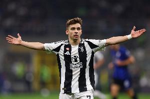 葡媒：小孔塞桑中场热身时感觉疼痛，因此敷上冰袋且没有替补出场