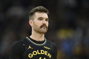 50场额度已用完！美记：勇士正考虑将斯潘塞的双向转为标准合同