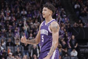 克利福德谈砍30分：周围的人们都相信我 看到自己进步感觉很有趣