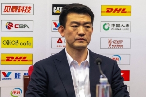 王博：球队缺了一套阵容 正好趁这次比赛给年轻球员多些锻炼机会