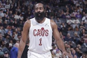 自带自己的使用说明！哈登23分8助完美首秀 无缝融入诠释老A8本色