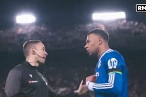 无奈!姆巴佩与四官沟通:怎么会越位?你说回去聊然后不跟我说话