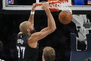 12分16板2帽!芬奇:戈贝尔数据不错 但防守影响力没体现出来