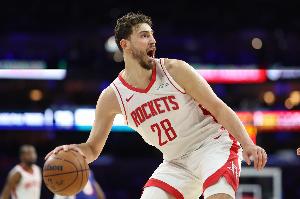 申京砍生涯第10次三双 超越恩比德和考辛斯&跻身历史中锋前十