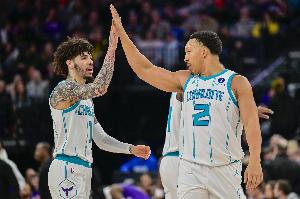 尼克斯客场惨败活塞 黄蜂8连胜成为联盟现存最长连胜！