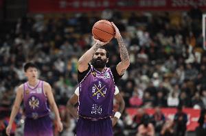 率先发力！里勒首节5中5拿到12分 三分2中2