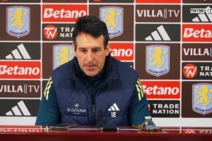 埃梅里新发型引发球迷热议:他头发怎么回事?怎么不梳大背头了?