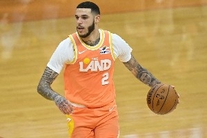 TJD猛龙首秀15分钟砍两双证明自己 勇士应该用最后的名额签下球哥