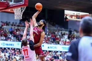 鲁媒：山东男篮第四外援琼斯抵达济南 将接受体检并办理注册手续