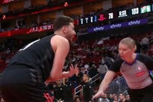 还原申京辱骂女裁判全貌：杰伦拱火 阿门求情 申京离场前还在输出