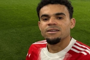 想他吗？利物浦1-2遭曼城逆转，同一天迪亚斯戴帽+两造点