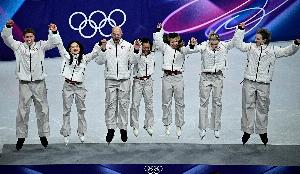 沥青颁奖台导致领奖选手冰刀损坏,米兰冬奥会组委会致歉