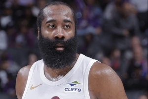 徐静雨：强如约基奇 在哈登面前也甘当弟弟 米切尔的球风太霸道了