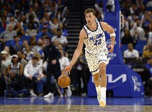 复出状态不错！小瓦格纳替补出战16分钟10投6中高效砍下14分5助攻