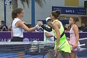 多哈WTA1000女双第二轮：蒋欣玗组合0-2不敌保利尼组合