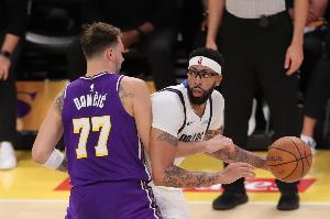 苏群：摆烂可能拿不到状元了 去年独行侠拿状元签就是例子