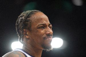 13连败预警！威少德罗赞上半场合计18投6中 国王落后鹈鹕15分