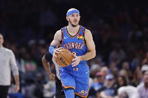 打旧主就来劲！卡鲁索半场9分钟 5中4高效拿到9分&正负值+11