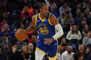 家有一老！霍福德12中7砍下16+9+6&正负值+24 关键前板+助攻绝杀