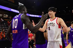 记者：尼德豪泽&贝兰热打出来了  就剩杨瀚森&马卢阿奇这难兄难弟