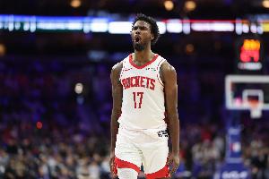 状态不佳！伊森10中2仅拿到6分5板1助1断 下半场挂零&关键时刻DNP