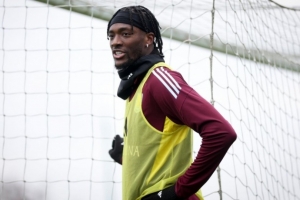 亚伯拉罕：要帮维拉实现赛季目标，我需要一个进球来启动一切