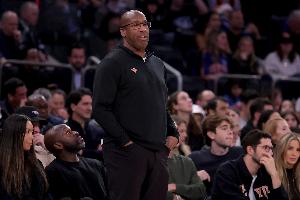 迈克·布朗：过去12到15场我们防守做得好 今天我们的防守不达标