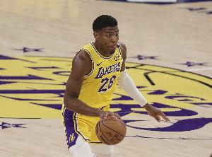 指望不上！八村塁12投仅3中拿到6分4板 正负值-24