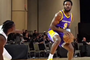 终结奥拉迪波脚踝？布朗尼：和对阵其他球员一样 就是普通比赛