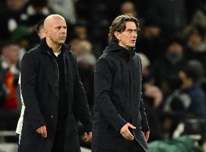 弗兰克：我们必须取得进步才行 我跟高层沟通过 我的帅位并未不稳