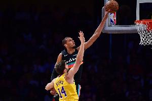 以慈悲为怀！文班26分钟豪取40分12板1盖帽&三节打卡点到为止