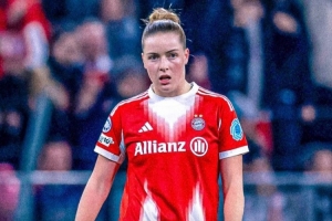 拜仁女足19岁小将阿拉拉左膝十字韧带部分撕裂，将接受保守治疗