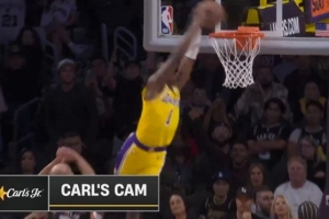 詹杜连线？布朗尼抛传输送炮弹 蒂耶罗起飞空接双手暴扣打2+1