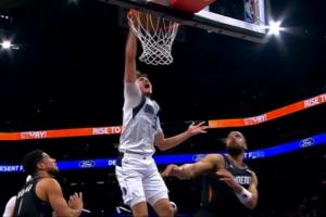 超级血帽+暴扣！加福德血帽杰伦·格林隔扣 弗拉格大鹏展翅炸扣