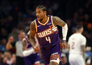 活力十足！杰伦·格林首节替补7分钟8中4贡献9分 正负值+11