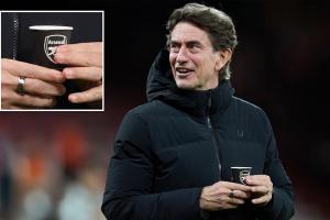 犯大忌！电讯报：弗兰克总是向球员吹阿森纳有多强，很多人烦透了