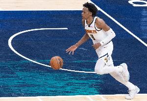 ESPN记者:湖人今夏有机会以先签后换的方式引进佩顿·沃特森