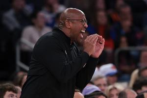 迈克·布朗谈防守：我们限制对手三分&持球对抗都做得不好