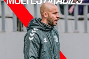 西协丙球队主帅戈麦斯因父亲被球迷辱骂，宣布辞职