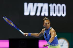 复出首站表现如何？郑钦文不敌莱巴金娜无缘多哈站8强，收获120分