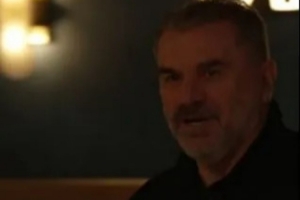 澳波在弗兰克下课当天作客内维尔播客节目，调侃：这时机真巧了