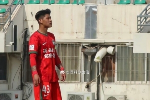 博主：原河南队球员张兆致、原申花U21队球员梁家豪加盟梅州