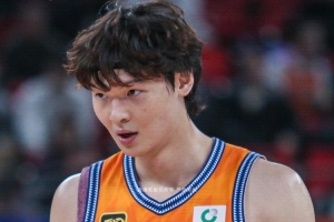 上海杯赛晋级之路：连续两年打进决赛 王哲林洛夫顿率队力争卫冕