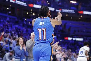 超级微波炉！以赛亚·乔替补出战18分钟 三分8中6砍下21分